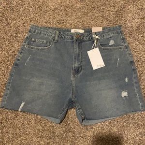 BRAND NEW W/ TAGS!!! Cute, comfortable everyday denim shorts.